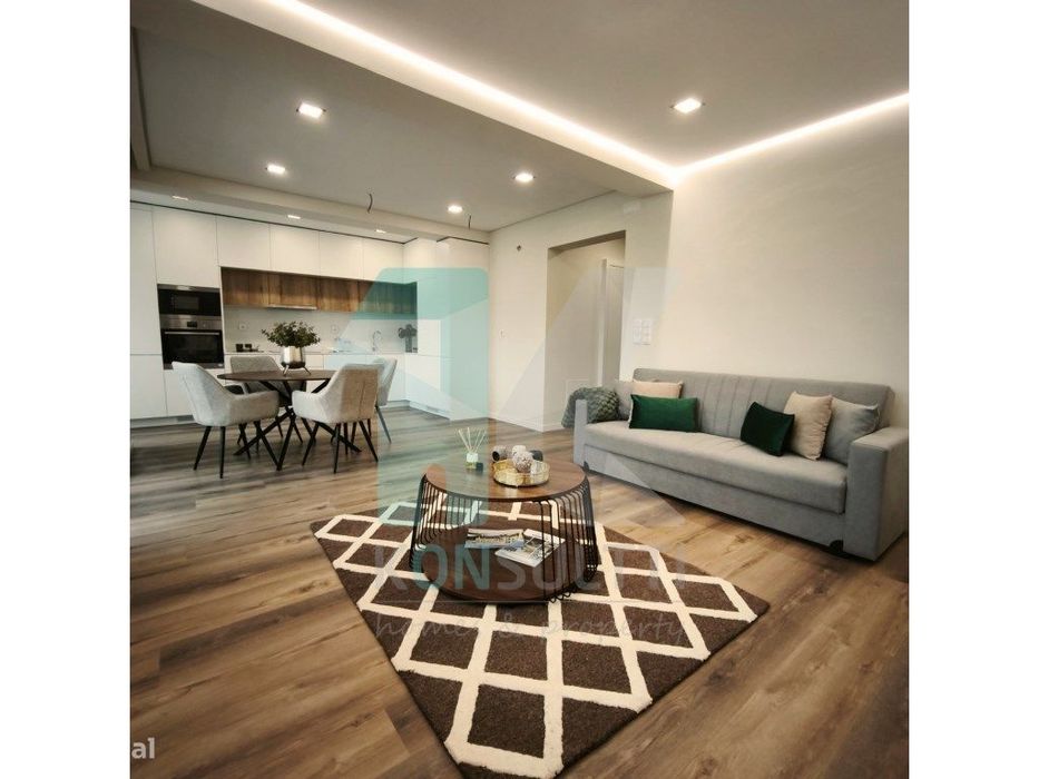 Apartamento T3 com varanda totalmente renovado e vista para o Monsa...
