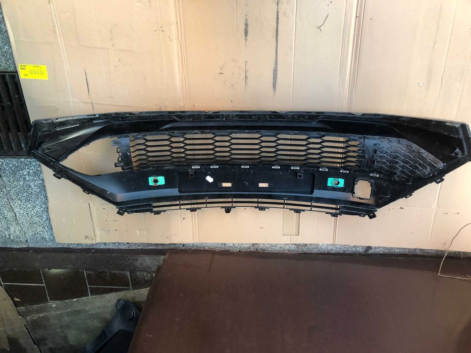 Dolna kratka lakierowana zderzaka Toyota C-HR 2019-20r l