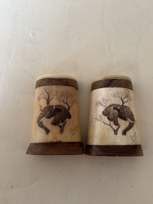 Unikatowe solniczka i pieprzniczka – Rękodzieło, Kość/Róg, Słonie