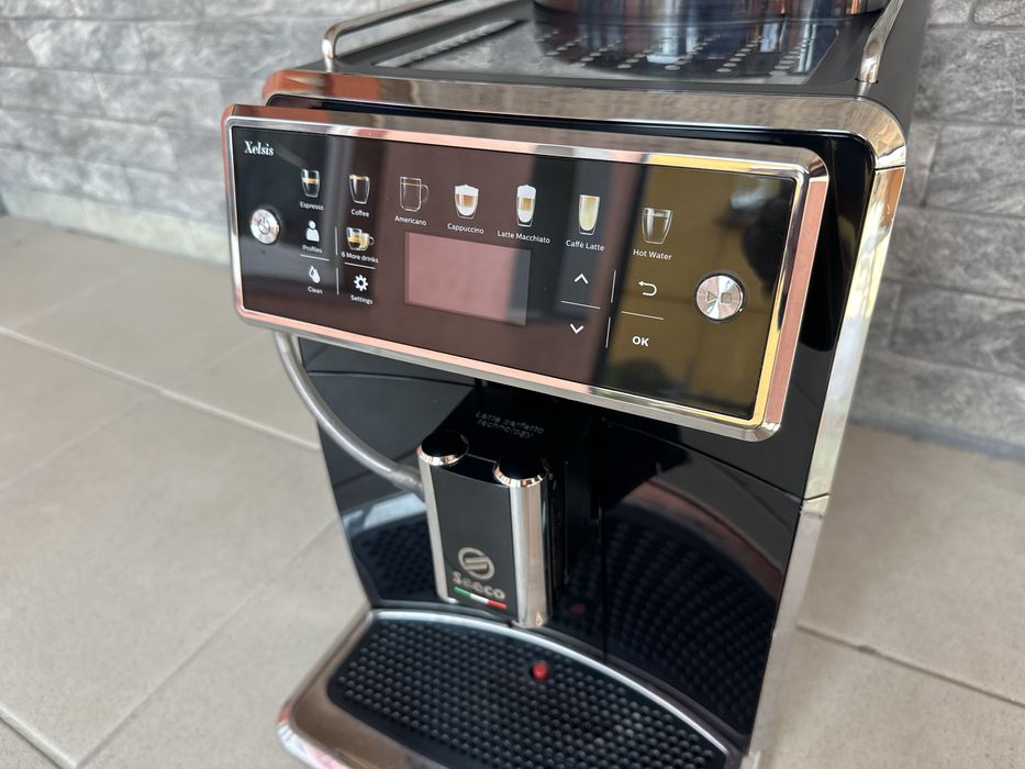 Кавомашина Saeco Xelsis SM7580 кавоварка з капучинатором