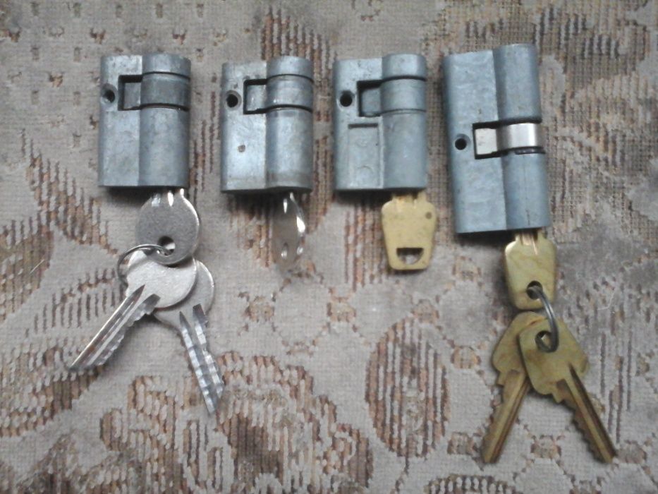 Продам личинки с ключами