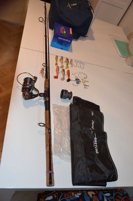 Wędka Spiningowa z Kołowrotkiem i Akcesoriami!!