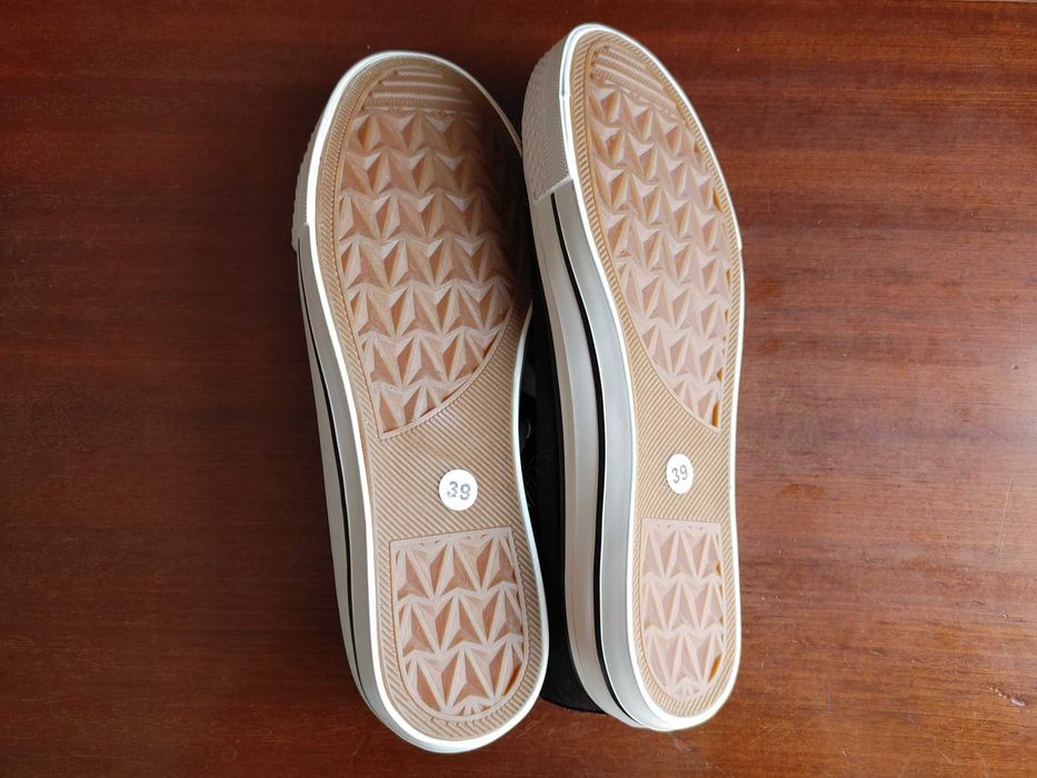 Sapatilhas Tom&Rose - estilo Allstar, tamanho 39 NOVAS!