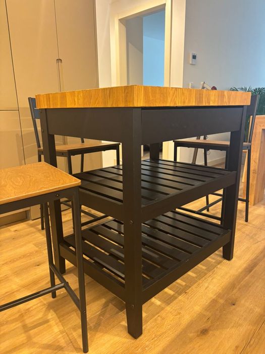 Ilha de cozinha (com bancos de bar)