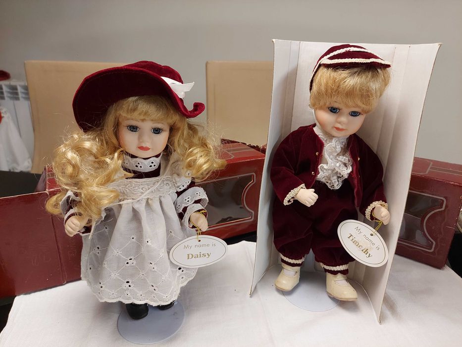 Boneca e boneco de porcelana