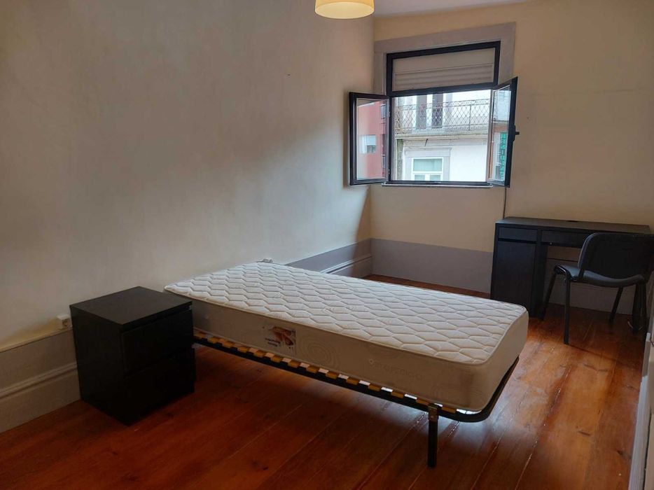 Quartos para estudantes femininas no Porto
