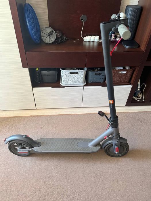 Xiaomi Mi Electric Scooter 1S.