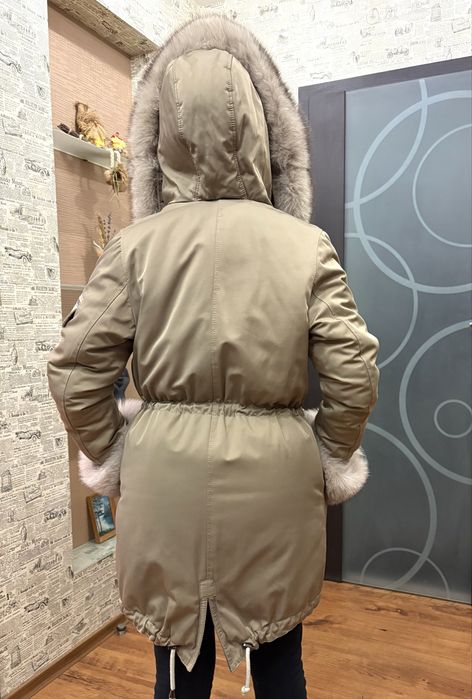 Парка женская с натуральным мехом песца