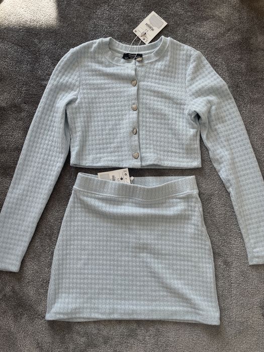 Zestaw sweterek krotki i spodniczka błękitne