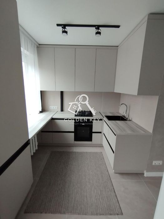 Продаж 3 кімнатної квартири  по  вул. Співдружності