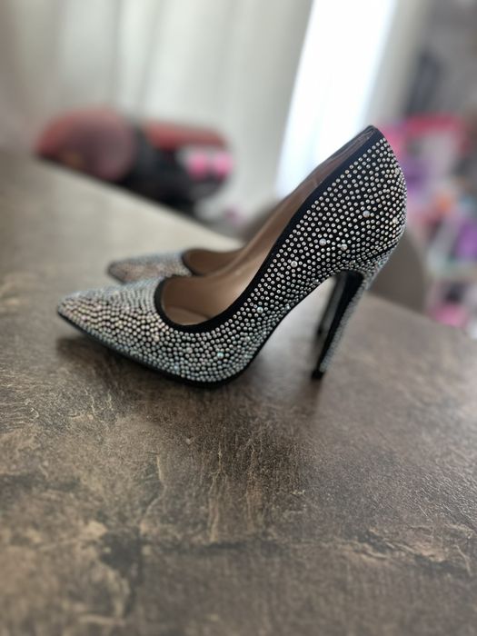 Buty na obcasie szpilki świecące