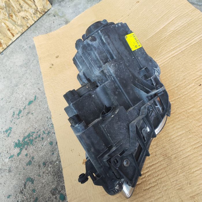 VW Touran I FL Lampa Prawa Przód