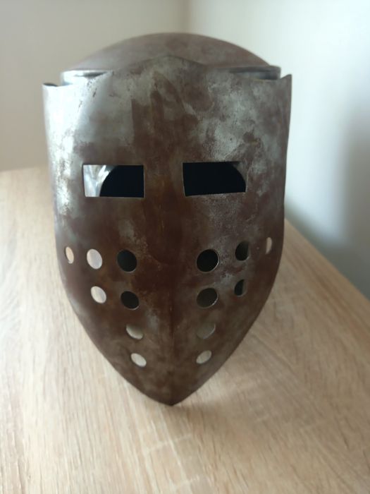 Hełm rycerski garnczkowy metalowy