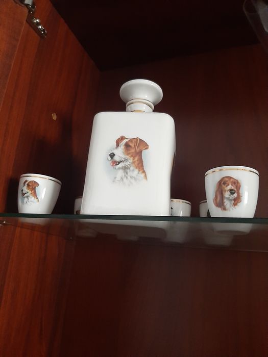 Garrafa com 6 copos com figuras caninas428572997971486725