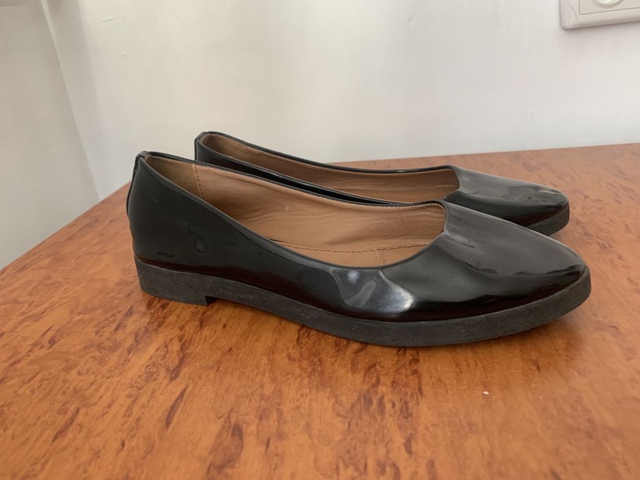 Макасини. Туфлі. Лофери. Балетки.