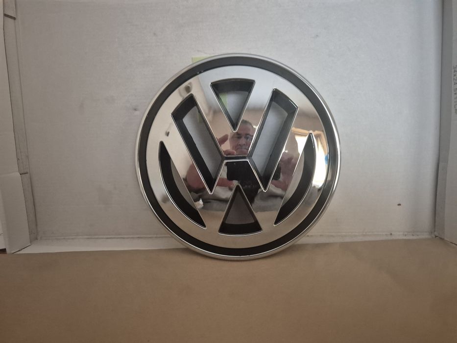 logo emblemat w przód Tiguan Golf  Passat przód śr155mm