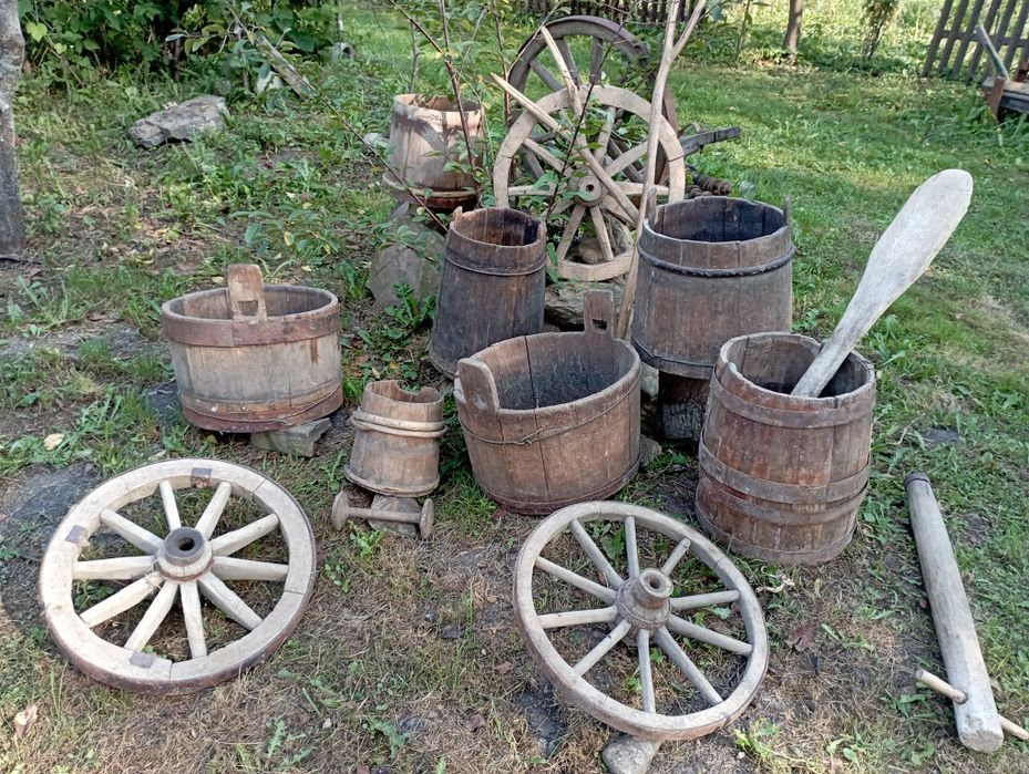 Продам,бочки,маслобійка,колеса лопати вили,кочерги,корита