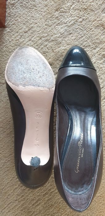 Sapatos em dois  tons, tamanho 37,5