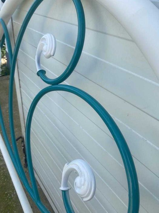 Cama de Ferro pintada