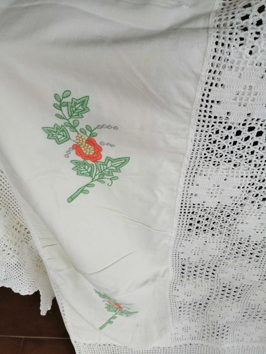 colcha renda feita á mão para cama