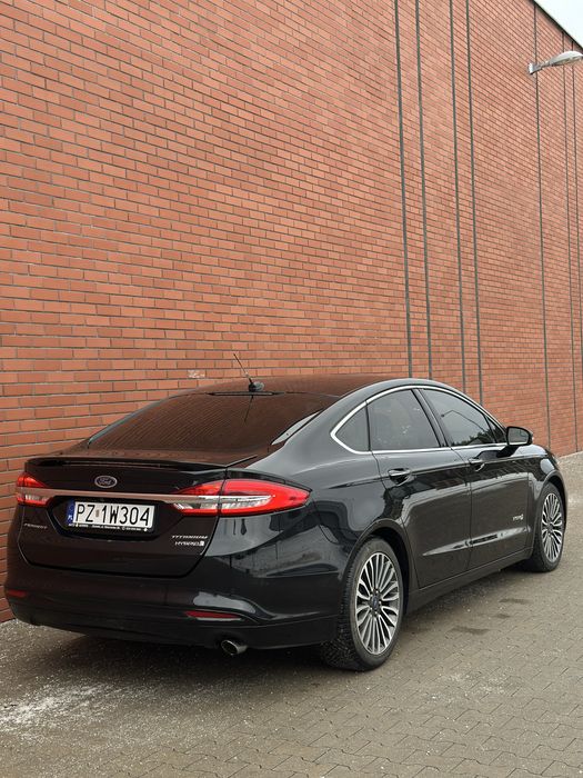 Ford Fusion Hybrid Titanium 2018