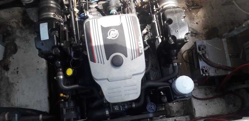 SILNIK MERCIUZER 5.0.V8 MPI 280 Motogodzin oraz zetka drugiej gen.