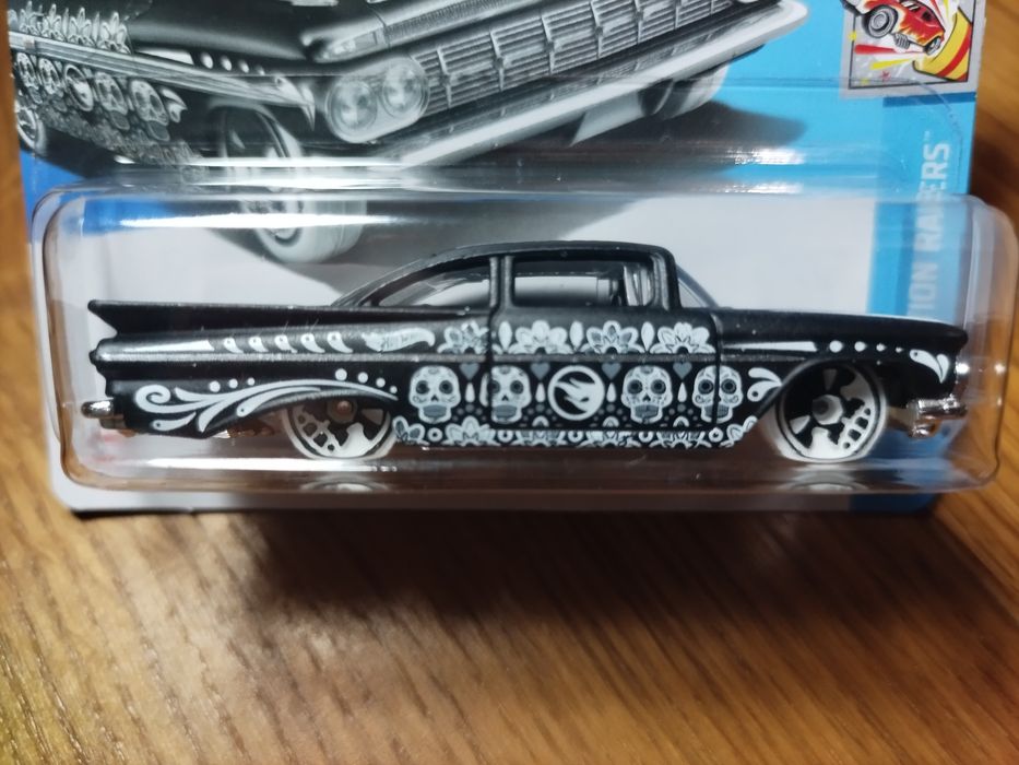 Продам машинку hot wheels ТХ