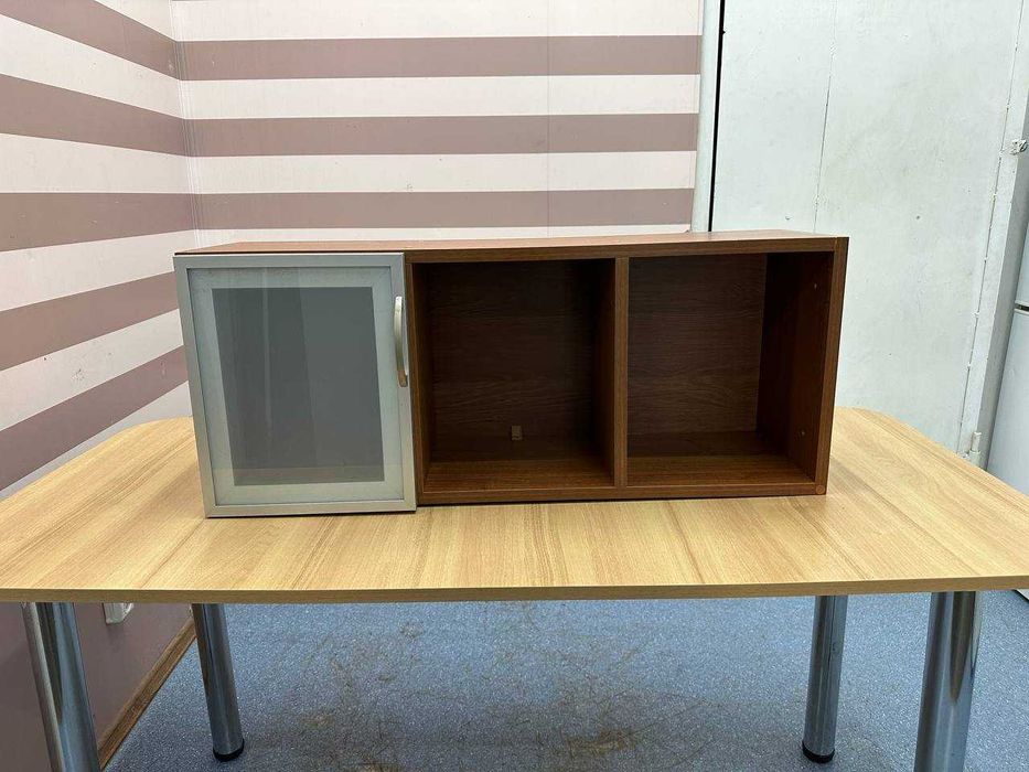 Навісна полиця на три відділи 900х370х370мм в гарному стані