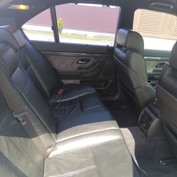 BMW series 7 e38