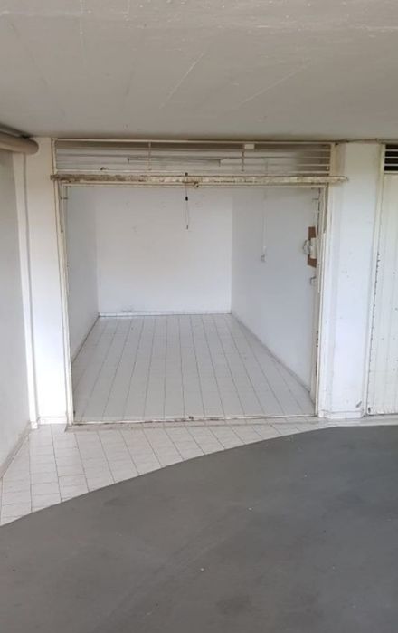 Garagem Box 16 mts - Rio de Mouro