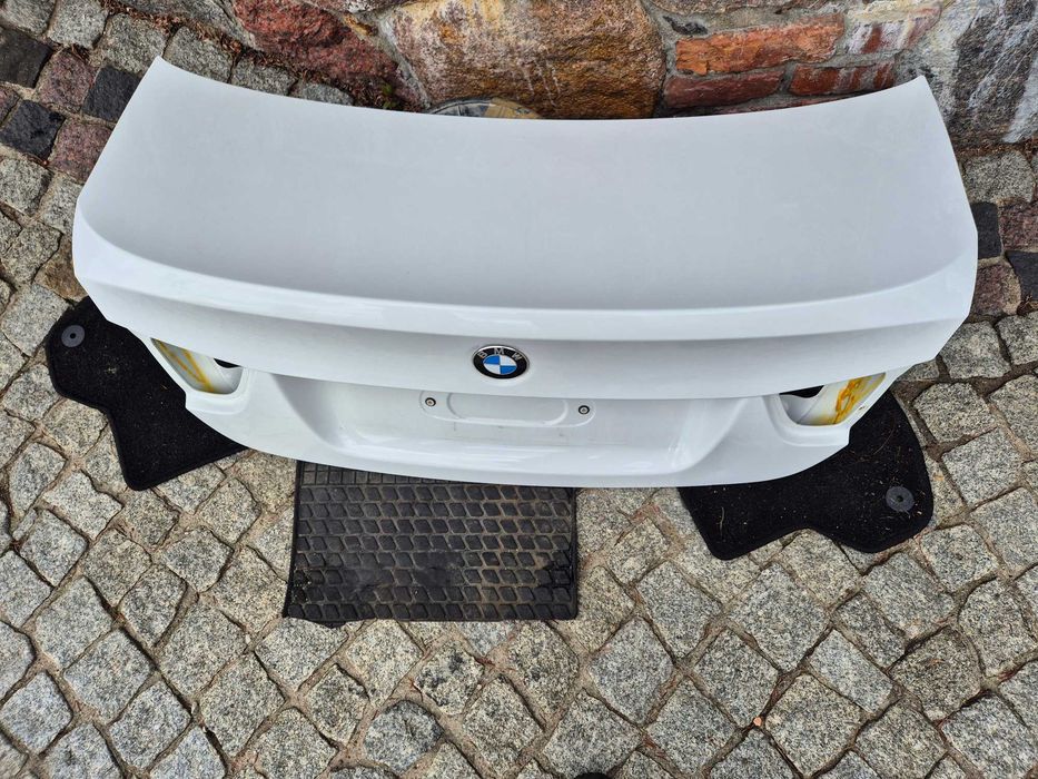 bmw e90 lci sedan klapa tylna bagażnika tył biała ALPINWEISS 3
