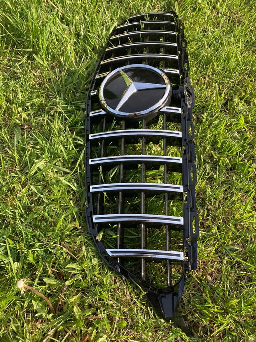 Решетка mercedes C W205 2019-2021год.GTстиль (chrome Black) с камерой