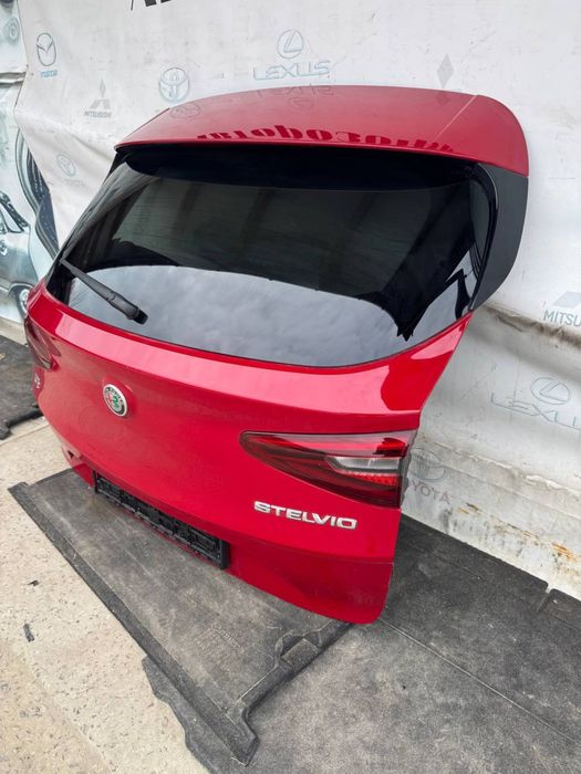 Кришка багажника ляда Alfa Romeo Stelvio