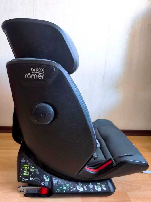 Автокрісло Britax-Romer Advansafix IV R Storm Grey