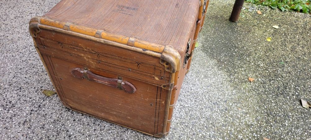 Przedwojenny kufer zamorski, stara waliza walizka