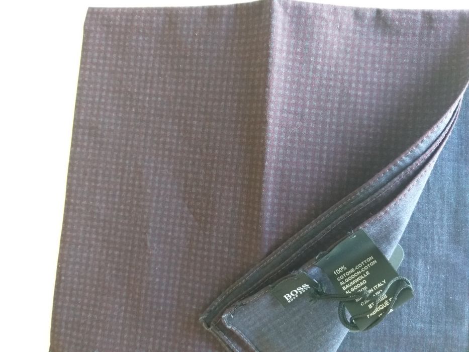 Lencos de bolso Hugo Boss.