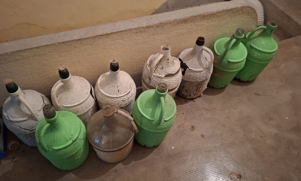Garrafões em vidro