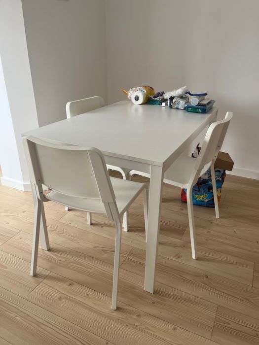 GRATIS Mesa e Cadeiras