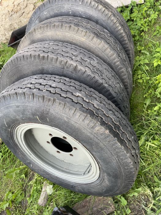 Sprzedam opony z felgami do przyczepy D47