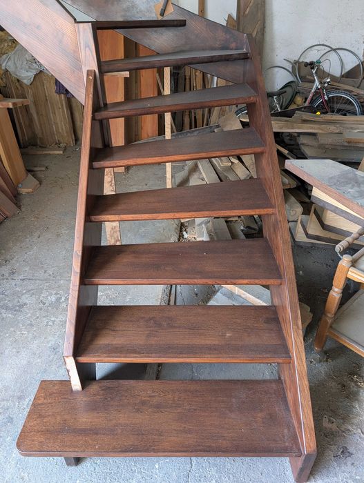 Schody zabiegowe lewe jesionowe