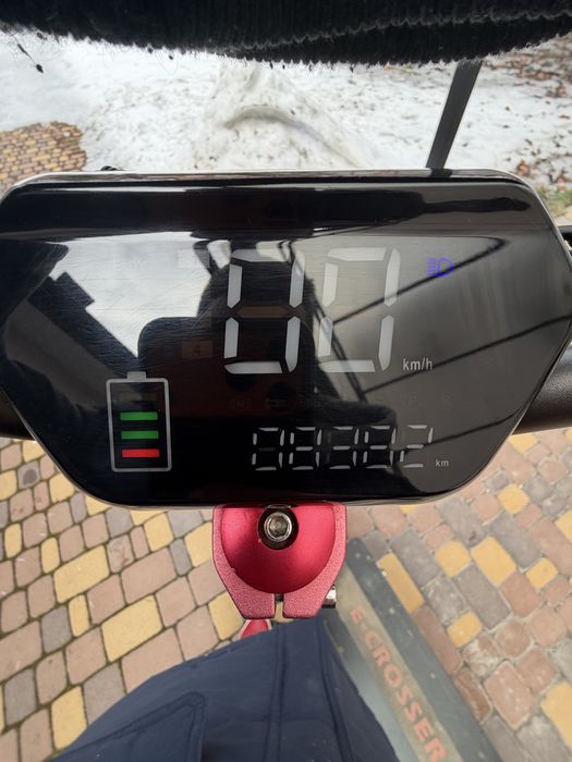 Продам электросамокат Crosser dominator