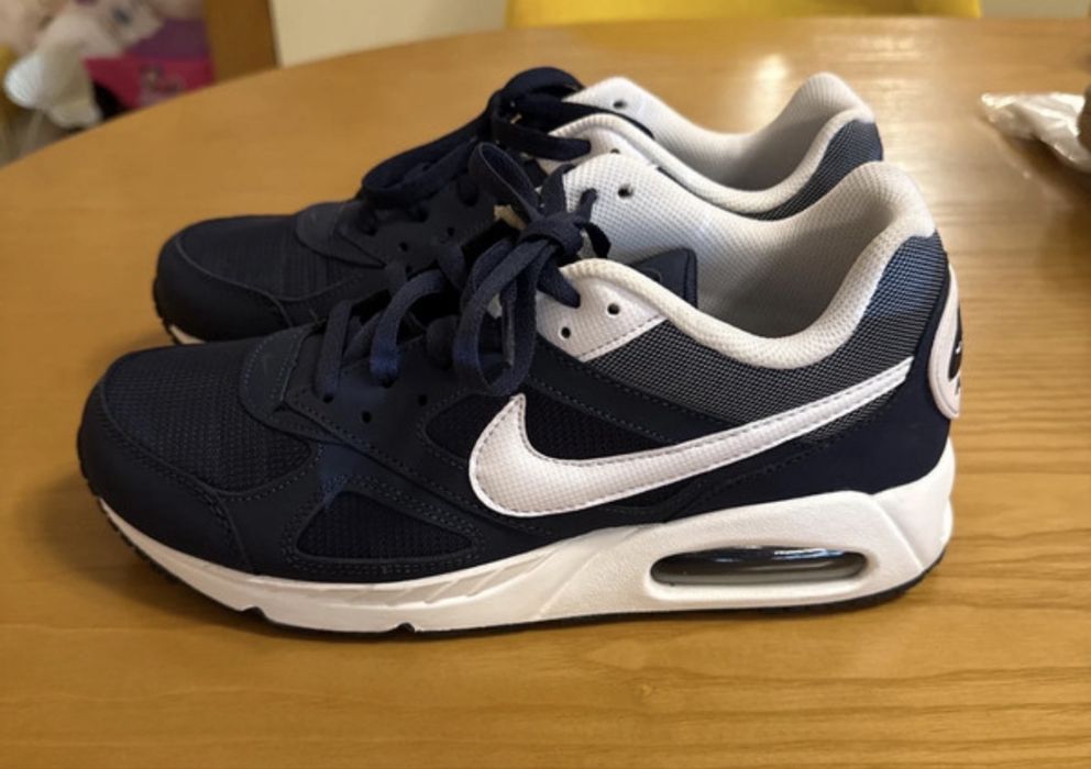 Nike Air Max IVO Trainers - size 41