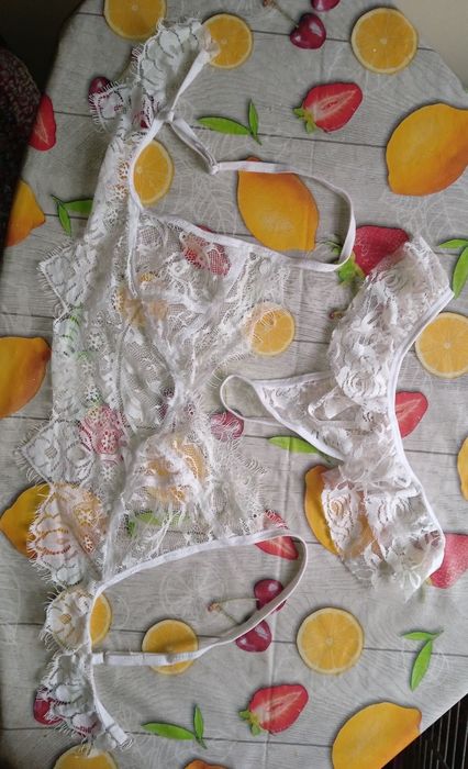 Komplet Bielizny Stanik Stringi Koronkowe Białe