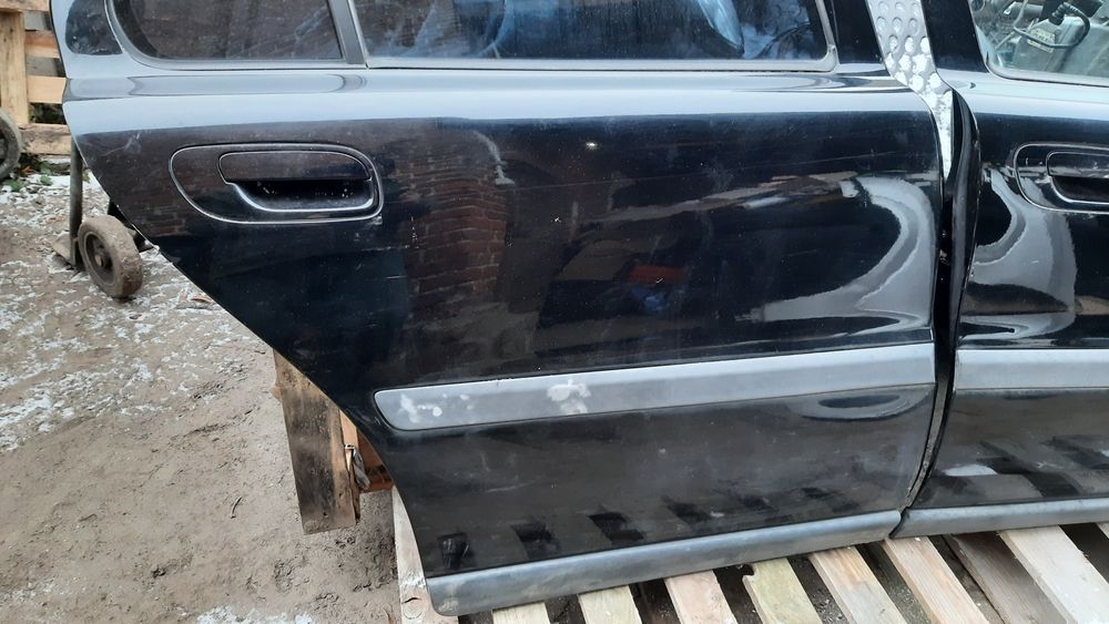 019-26 drzwi prawe Volvo s60 I przednie lub tylne