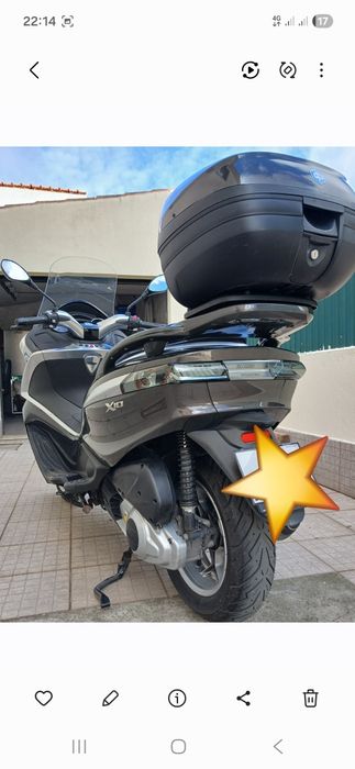 Piaggio x10 125 .