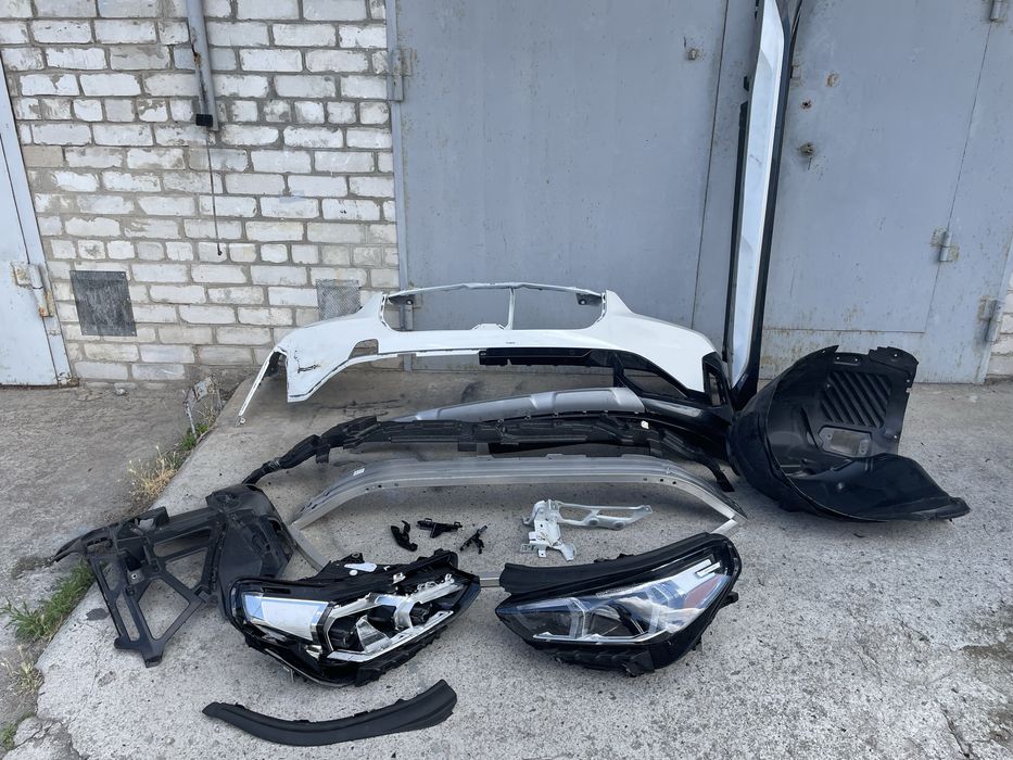 Бампер BMW X1 U11