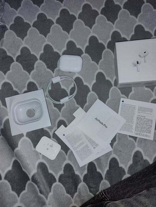 Praktycznie nowe z pudełkiem air pods pro gen 2