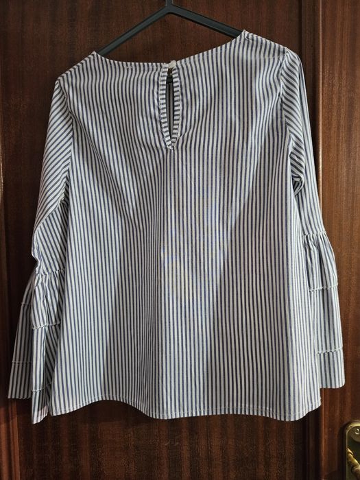 Blusa às riscas azul e branca M