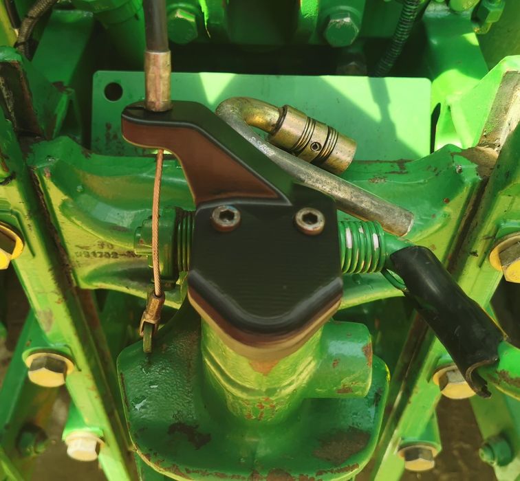 Nowa pokrywa / osłona zaczepu AL205365 HS1700KU38