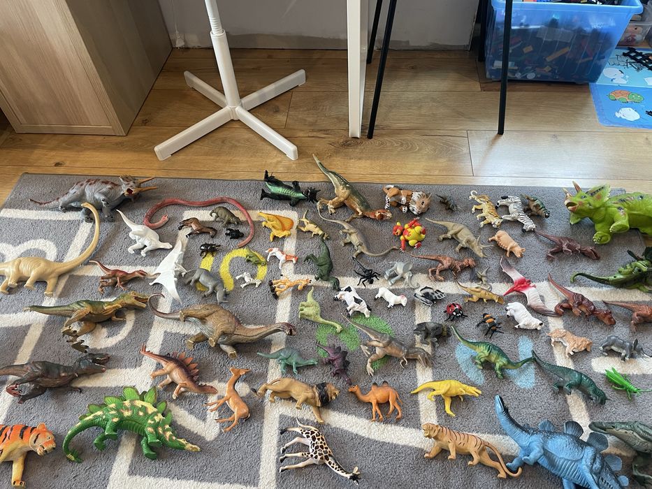 Duży zestaw dinozaurów